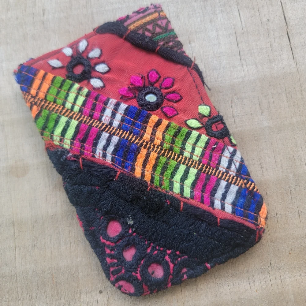 🪬🍄 Free People Boho Embroidered Repurposed vtg banjara hippie Wallet card case